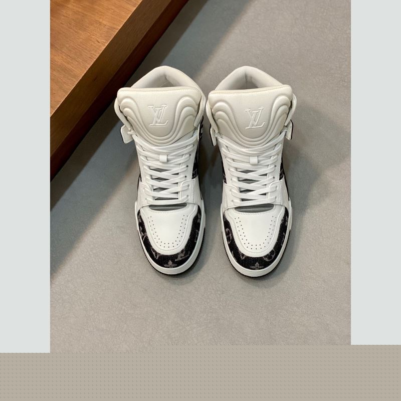 l**is V*t*n sneakers